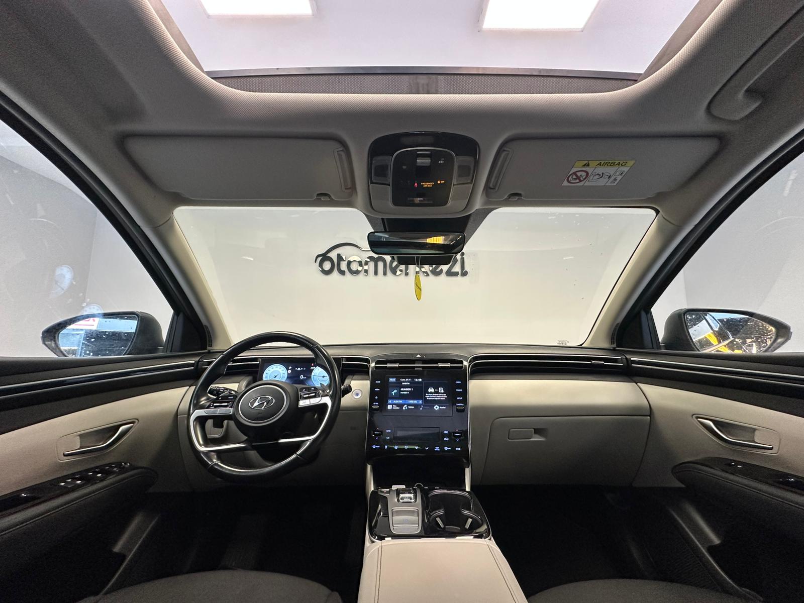 HYUNDAI TUCSON 16